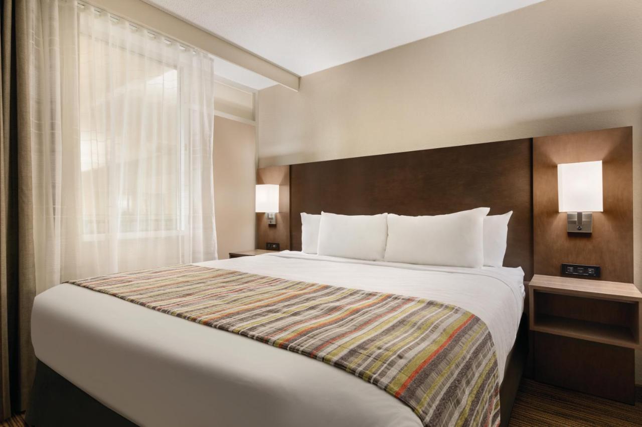 Country Inn & Suites By Radisson, Fergus Falls, Mn Esterno foto